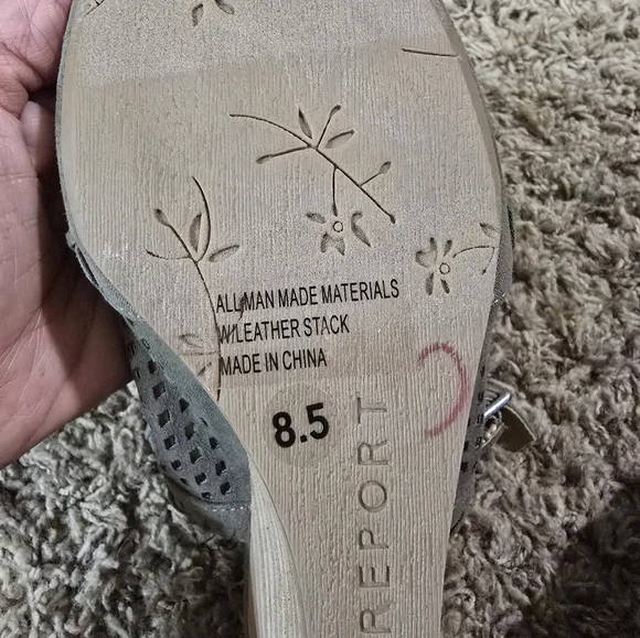 "Report" Olive Green Wedge Shoes with Stylish Designc, Size 8.5 - Picture 9 of 10